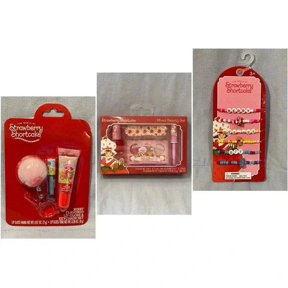 NEW Set Strawberry Shortcake Berry Besties Lip Gloss Keychain‎ Bracelet Beauty