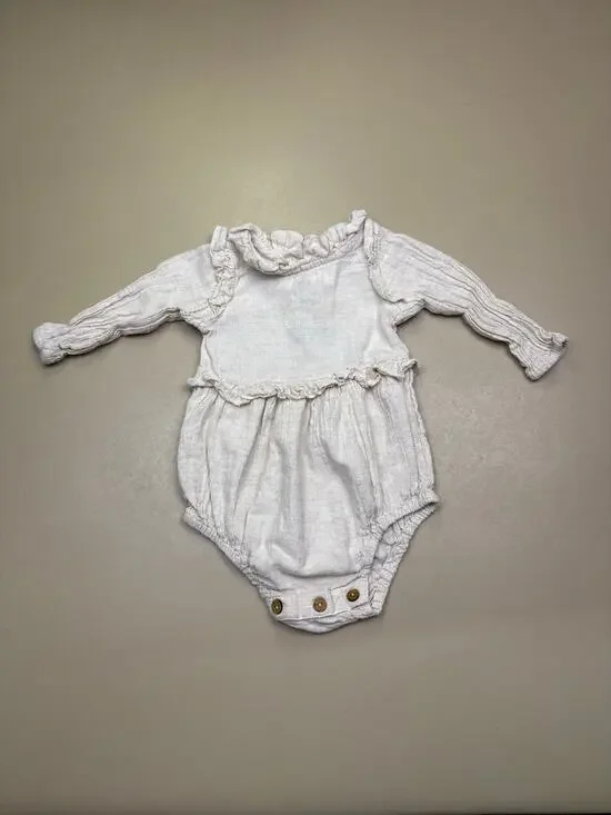 Baby Girl White Linen Romper 6-9 Months Ruffle Long Sleeve Bubble Bodysuit EUC