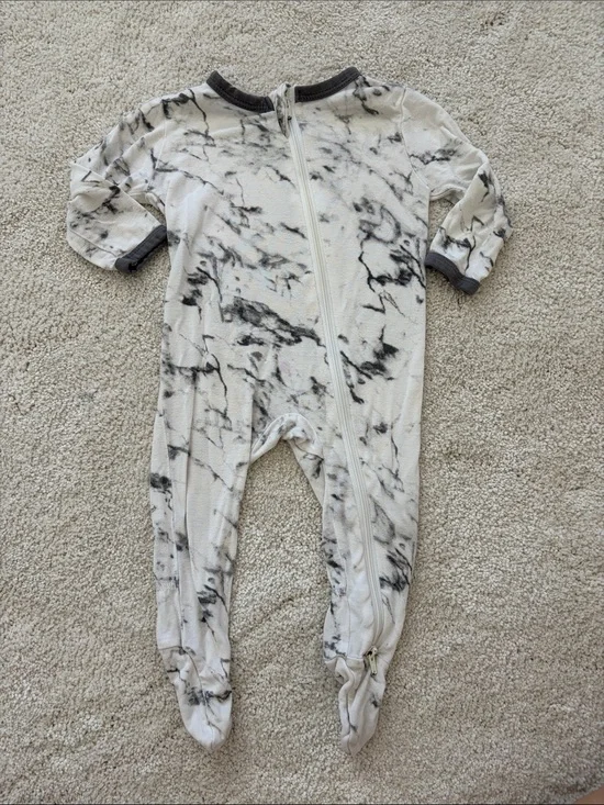 Kyte Marble-Print Footed One-Piece Pajamas