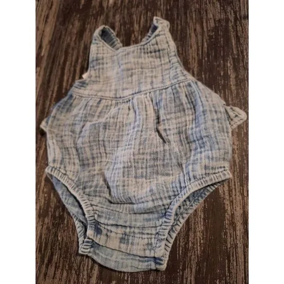Baby Gap Crinkle Gauze Shorty Acid Wash One Piece Romper‎ Size 0-3 Month