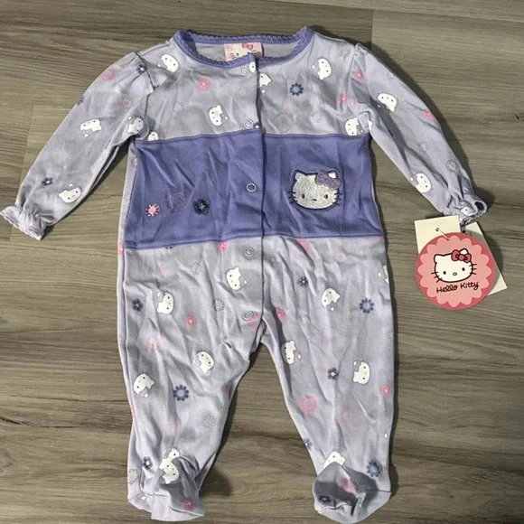 NWT Vtg Sanrio Hello Kitty 0-3 mo Baby Clothes Floral Footie Pajamas Girls Japan