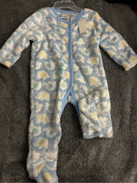 New 6/9 One Piece Button Jammie