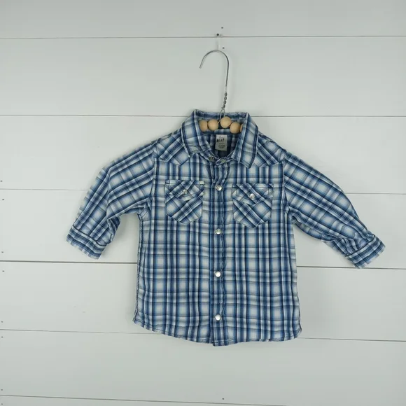 Baby Gap boys size 6-12 mos plaid pearl snap western top collared, full button