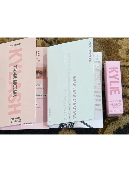 Kylie Matte Liquid Lipstick 808 with Wisp Lash Mascara Sample