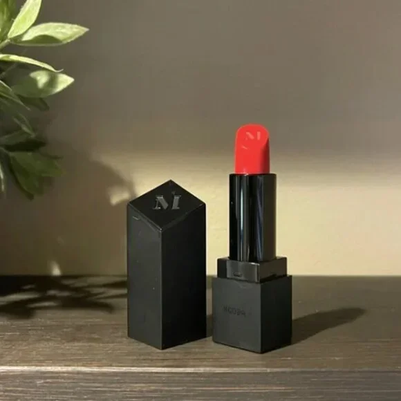 MORPHE Bright Red Lipstick, 