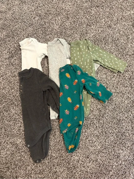 Set of Random Onsies