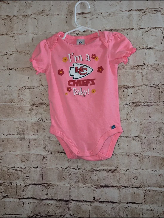 ~Kansas City Chiefs Baby Girl Bodysuit One Piece 6-12 Months NFL