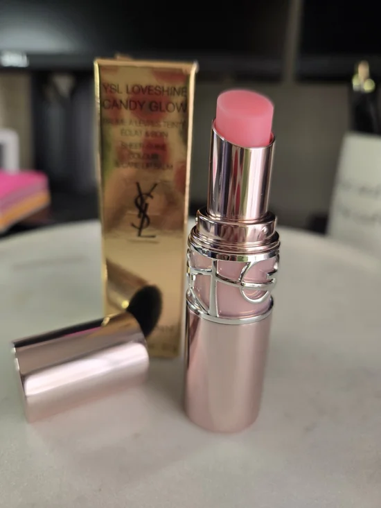 Yves Saint Laurent  Hydrating LoveShine Balm-Candy Glow