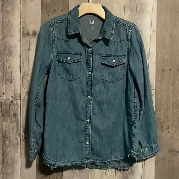 GAP KIDS- Girls denim chambray shirt- Size medium
