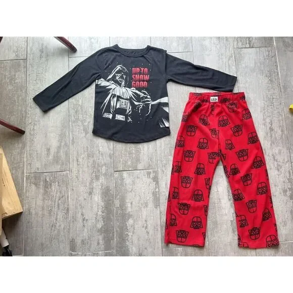 Gap Kids Boys x Star Wars 2 Piece Set Pajamas Pjs UP TO SNOW GOOD Sleep Fleece 6