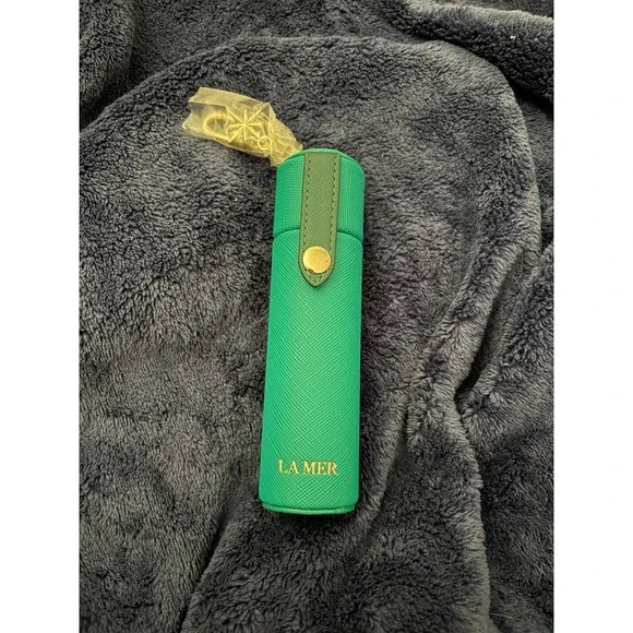 La Mer lip balm holder