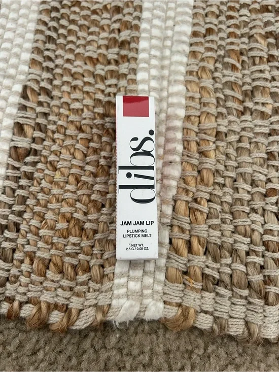 dibs. Jam Jam Lip Plumping Lipstick Melt - Red Shade