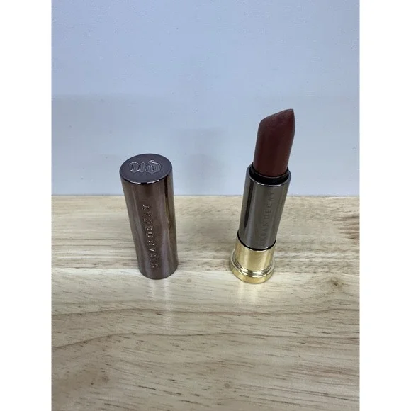 Urban Decay Lipstick Backdoor (Metallized) .11oz / 3.4g