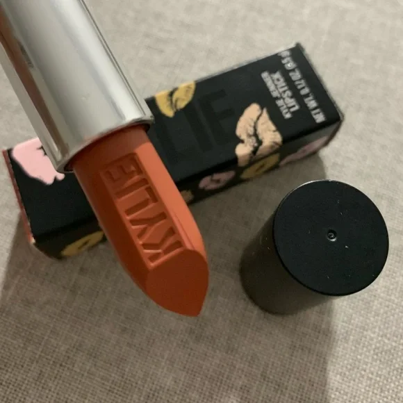 ✨💄Kylie lipstick ‘Dulce de leche new ✨
