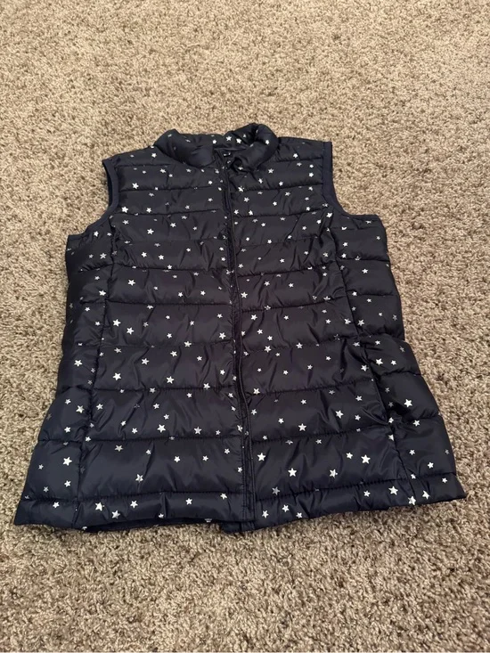 Gap Big Kids Navy with Silver Stars Print Quilted Puffer Vest, New with Tags XL