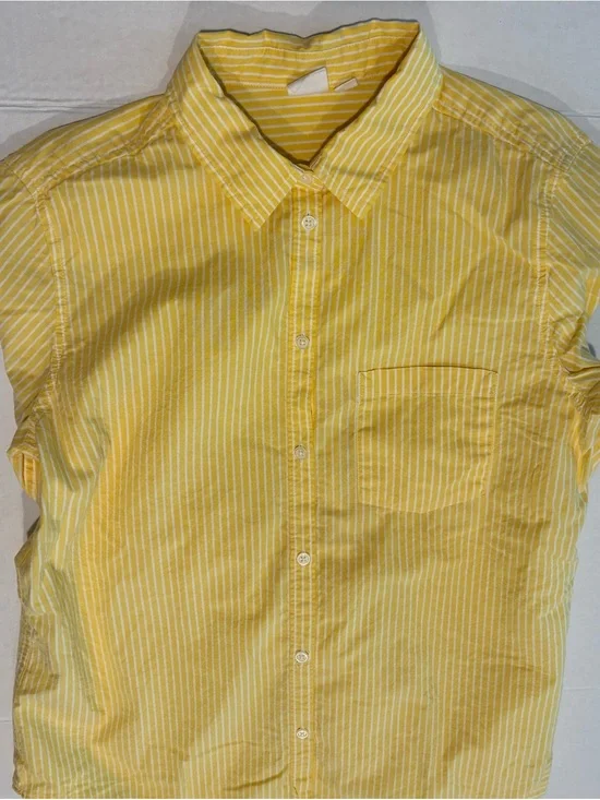 GAP Yellow and White Striped Short-Sleeve Button-Down Shirt