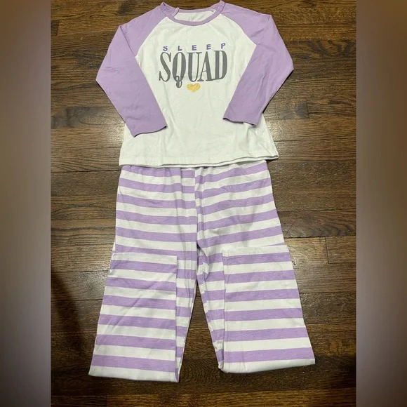 Girls sleep squad Pajamas in Purple and White Striped size 8