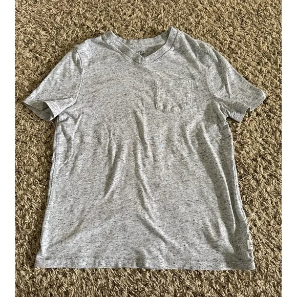 Gap Boys Gray V-Neck Front Pocket Short Sleeve Tee‎ Size Small