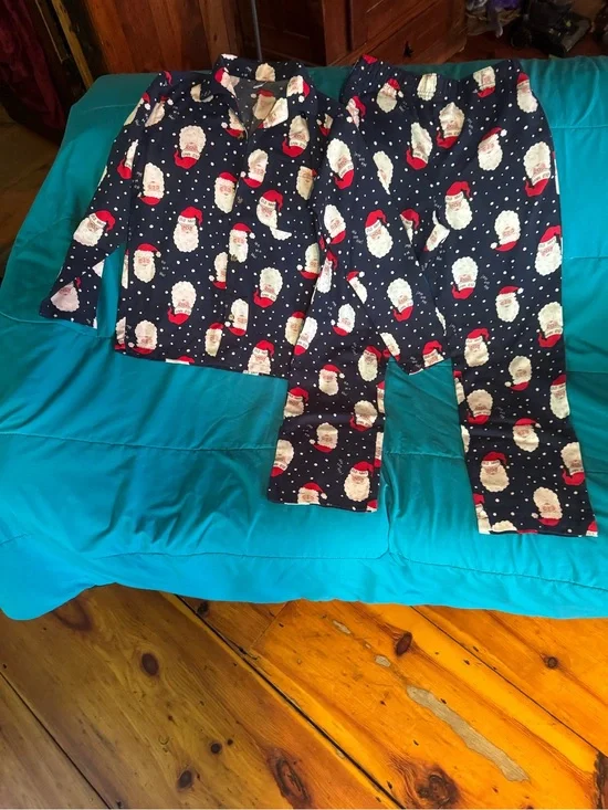 Old Navy Navy and Red Santa Print Kids Pajama Set