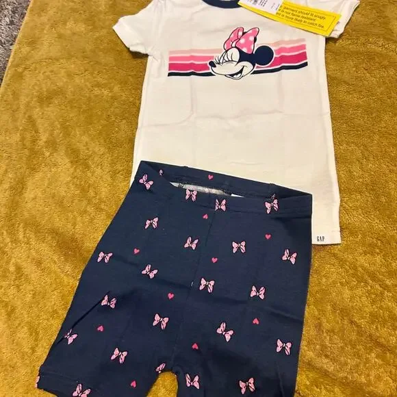 New size 5 disney minnie gap pjs