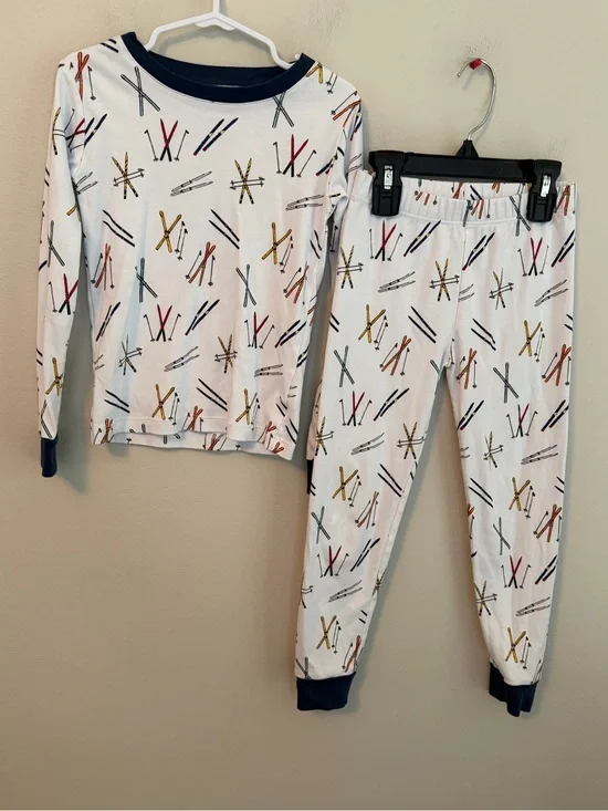 Lake White Ski-Print Long Sleeve Pajama Set