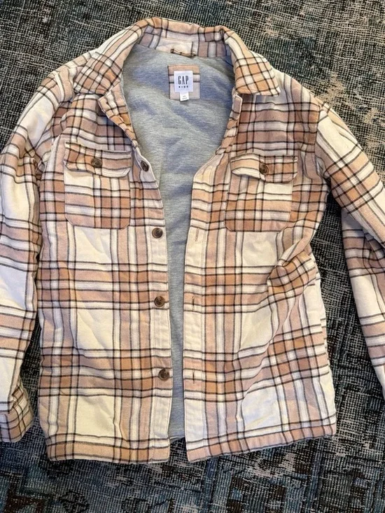 GAP Plaid Button-Up Shacket in Cream and Tan boys xxl