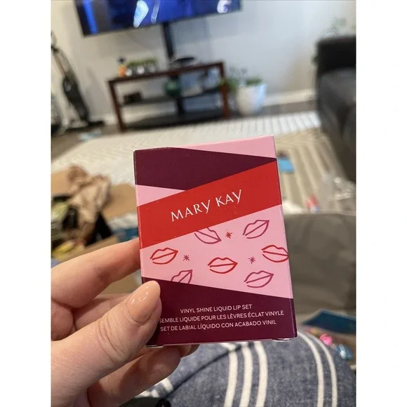 MARY KAY VINYL SHINE LIQUID LIP SET~Luminous Red ~Vivid Berry. New In‎ Box