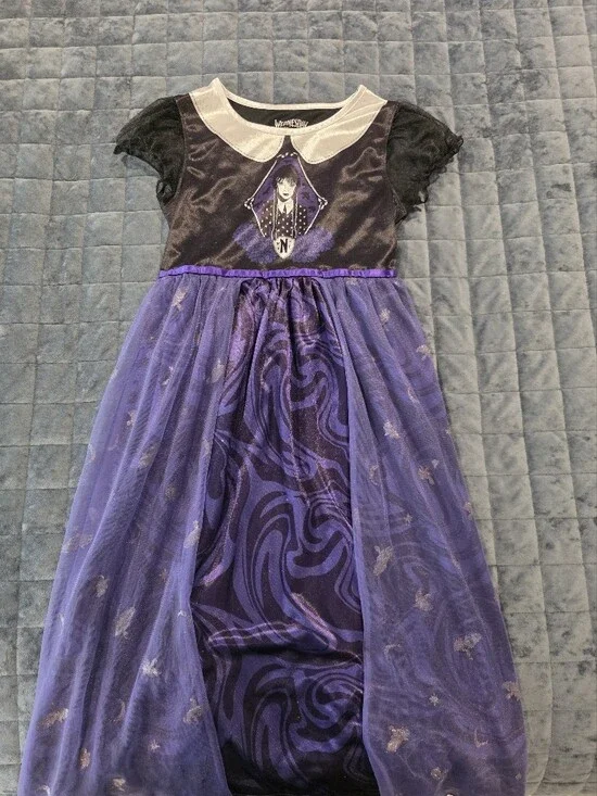 Wednesday Nightgown with collar Size 8-10