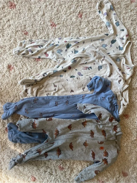 Baby zip-up onesie pajamas Pekkle & Carters Little Planet