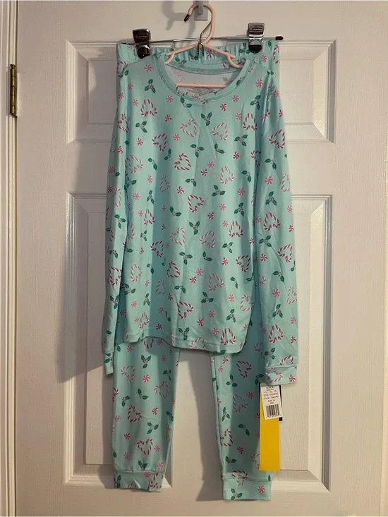 🚌 💥NWT💥 Cuddl Duds Mint Green Candy Cane Pajama Set 🚌