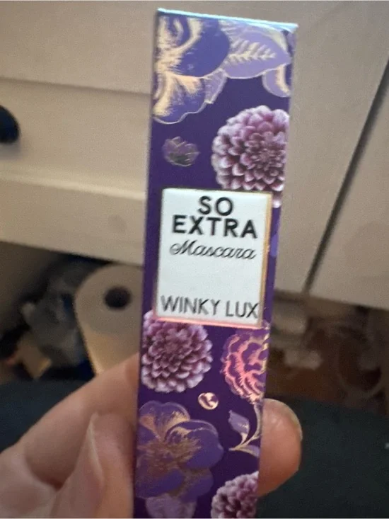 WINKY LUX So Extra Mascara — Purple Packaging