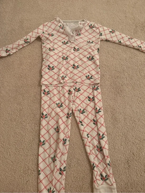 Little English Girls White and Red Lattice Floral Christmas Pajama Set