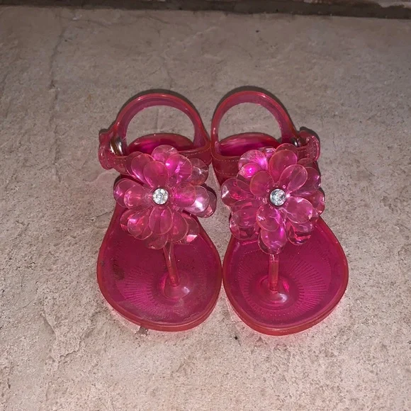 5 for $25🎈Carters flipflops