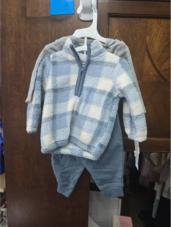 6m brand new three piece outfit set from carter's item 59G5