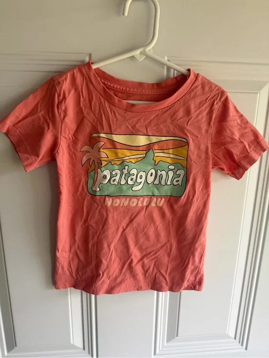 New without tag Patagonia Girls' Coral Graphic Tee - Honolulu 4T