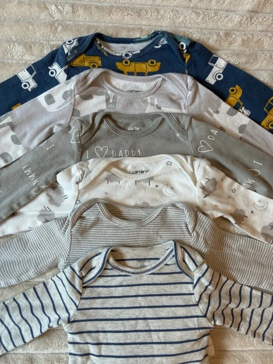 Carter’s 6M Long Sleeve Onesie Bundle — Set of 7 🤍