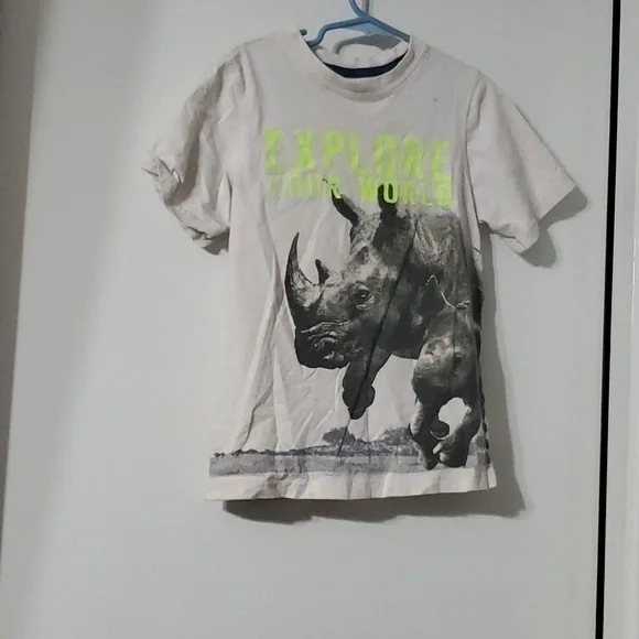 🐻   Carter's T-shirt size 7