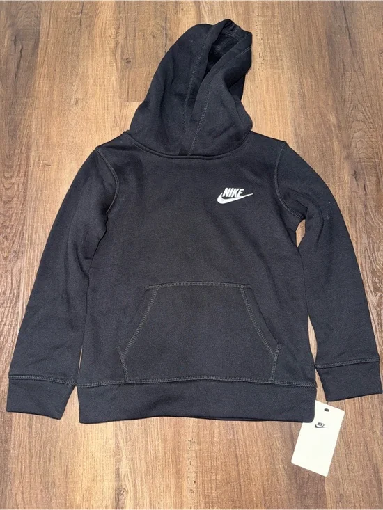 Nike Kids Black Club Fleece Pullover Hoodie NWT Size 5 (4-5 Yrs)