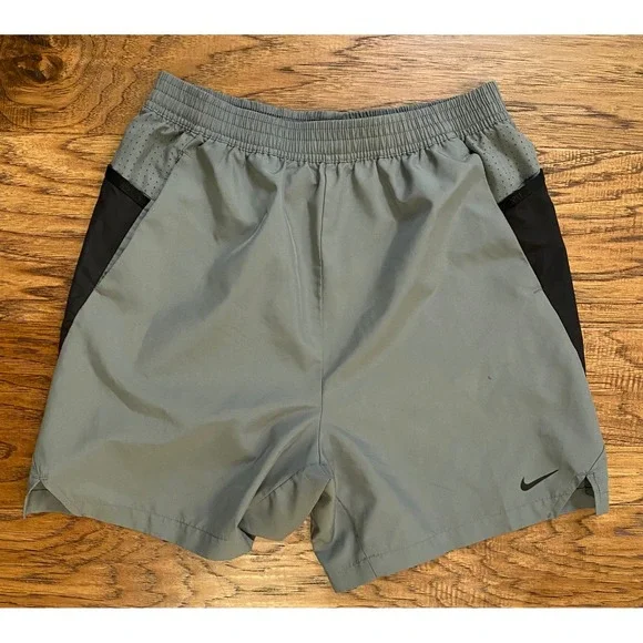 Nike Dri-FIT Kids XL Gray Black Athletic Running Shorts Side Pockets Mesh Trim