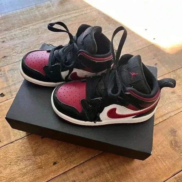 Nike Air Jordan 1 - Size 7C