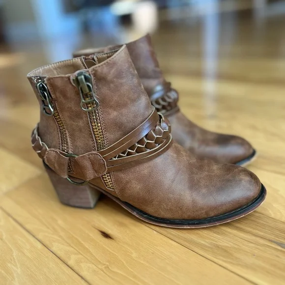 Blazin Roxx Western Women’s Boots Ankle Booties Studded Braided Strap Size 7