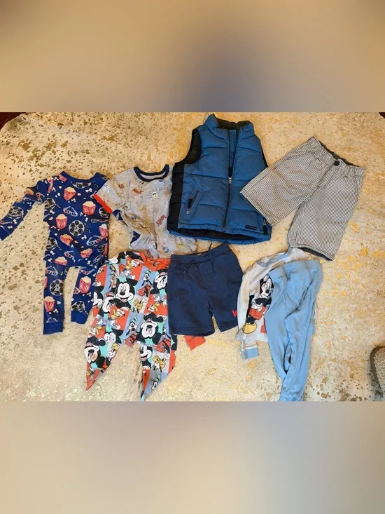 Boys size 4T lot of clothing
