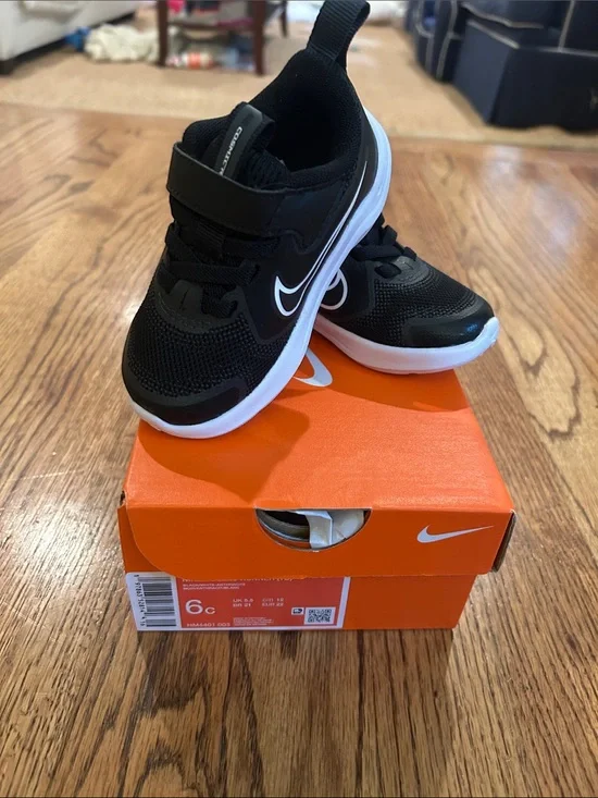 Nike Cosmic Runner Toddler Sneakers
