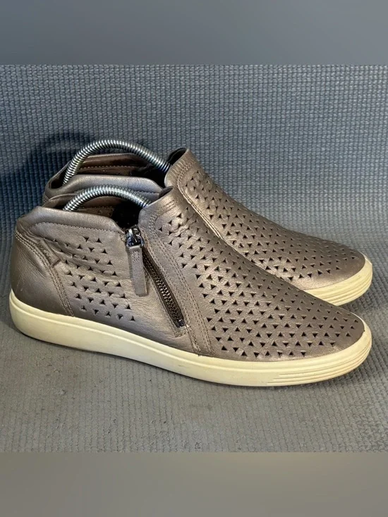 ECCO Soft 7 Leather Laser Cut Bootie Shoes Metallic Women’s Size 10‎ US 41 EU