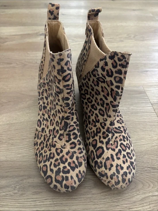Toms Leopard Print Chelsea Ankle Boots in Tan and Black