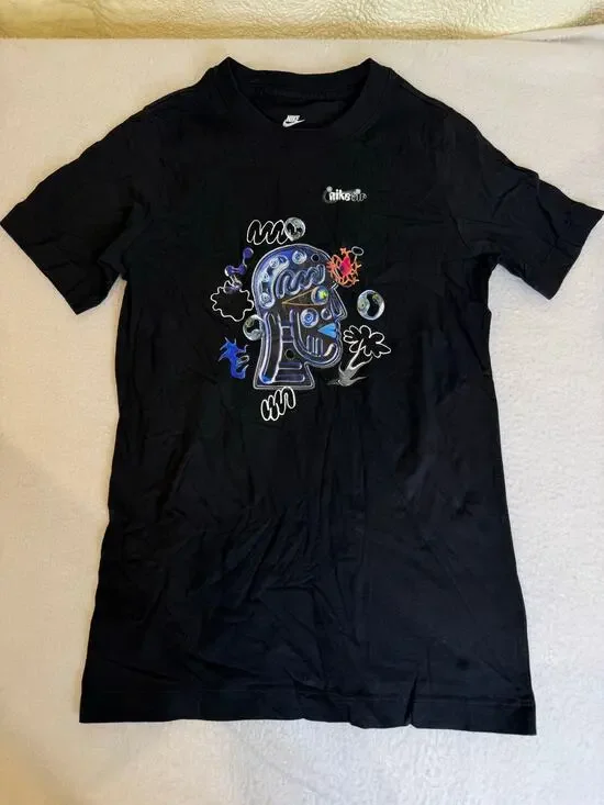 Nike Air Graphic T-Shirt Youth Medium M Black Short Sleeve NWOT Sportswear