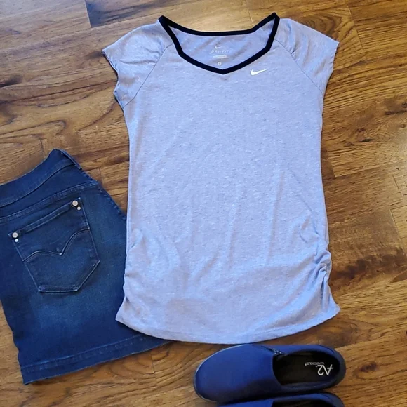 Girls Nike dri-fit blue shirt with side ruching size L