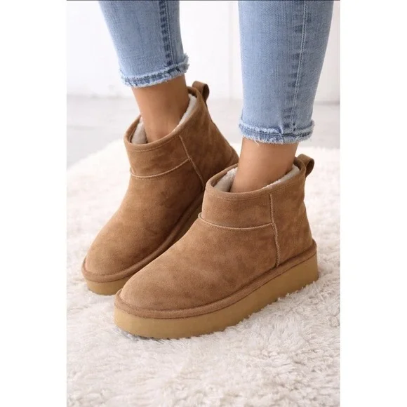 Madden Girl Bondi Chestnut Women's Ankle Casual Boots Size 9 Faux Fur Lined NWOT