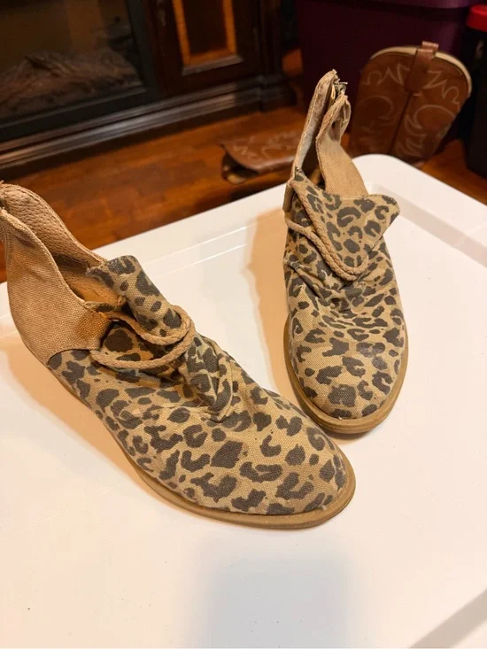 Very G Leopard Canvas Ankle Booties - Tan & Black