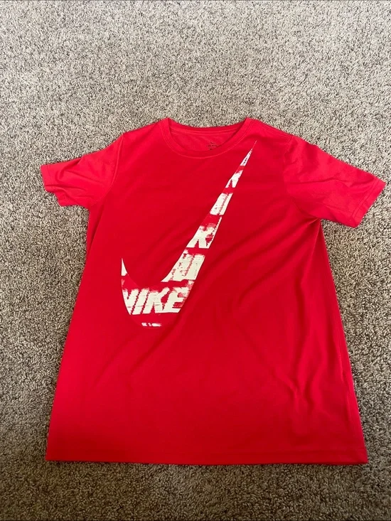 Nike Youth XL.Red Graphic Swoosh Tee